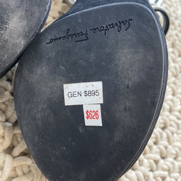 Ferragamo heels - Picture 9 of 13